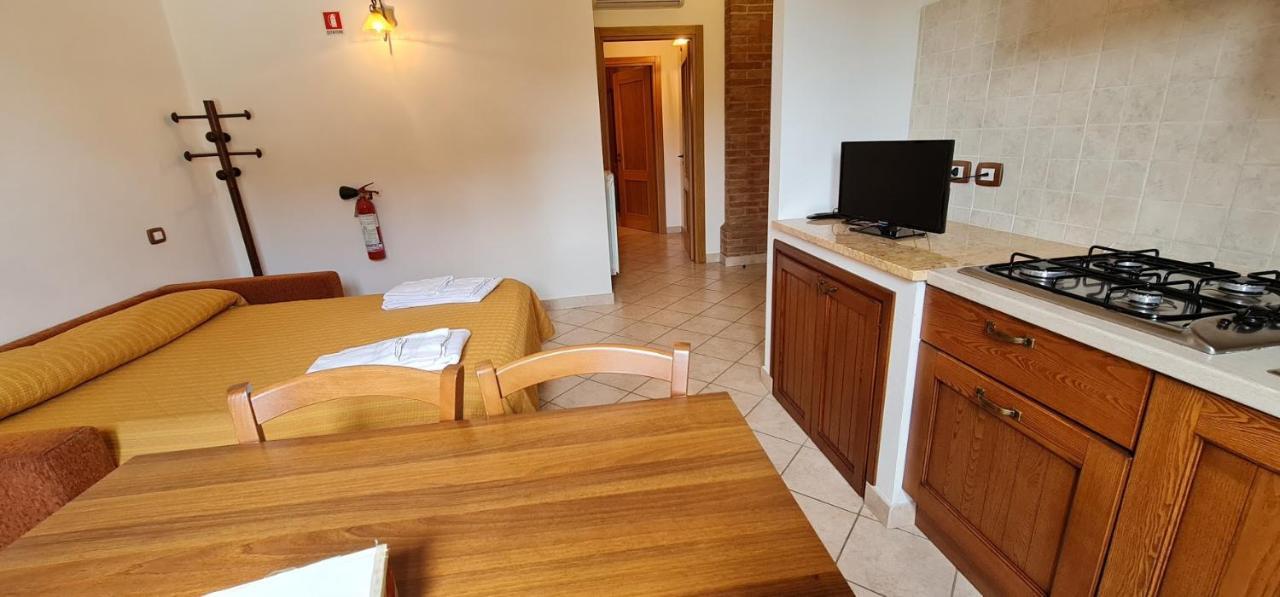 Aparthotel Oasi Del Grillo Castelnuovo Berardenga Exterior foto