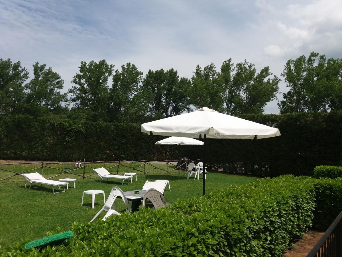 Aparthotel Oasi Del Grillo Castelnuovo Berardenga Exterior foto