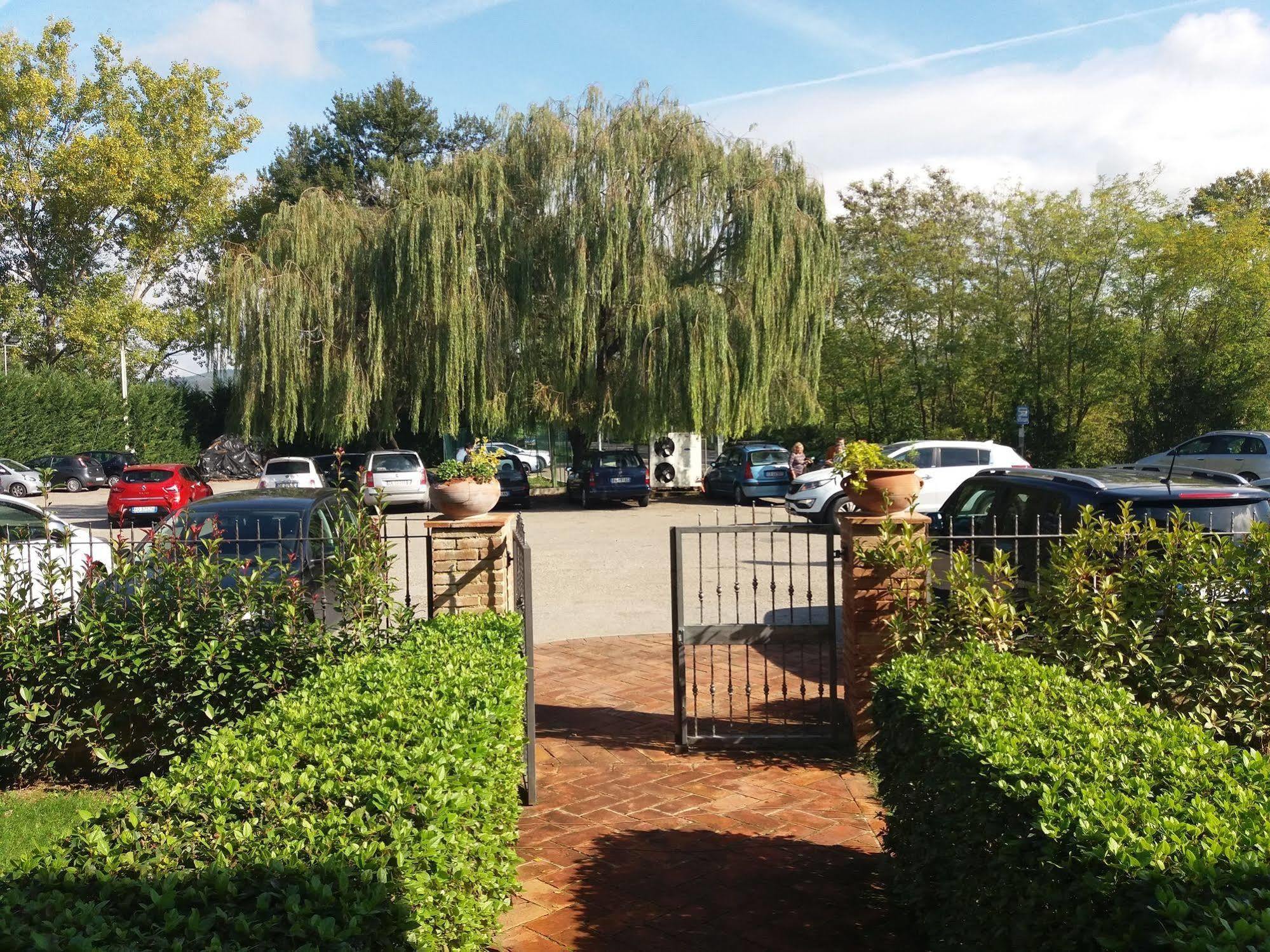 Aparthotel Oasi Del Grillo Castelnuovo Berardenga Exterior foto
